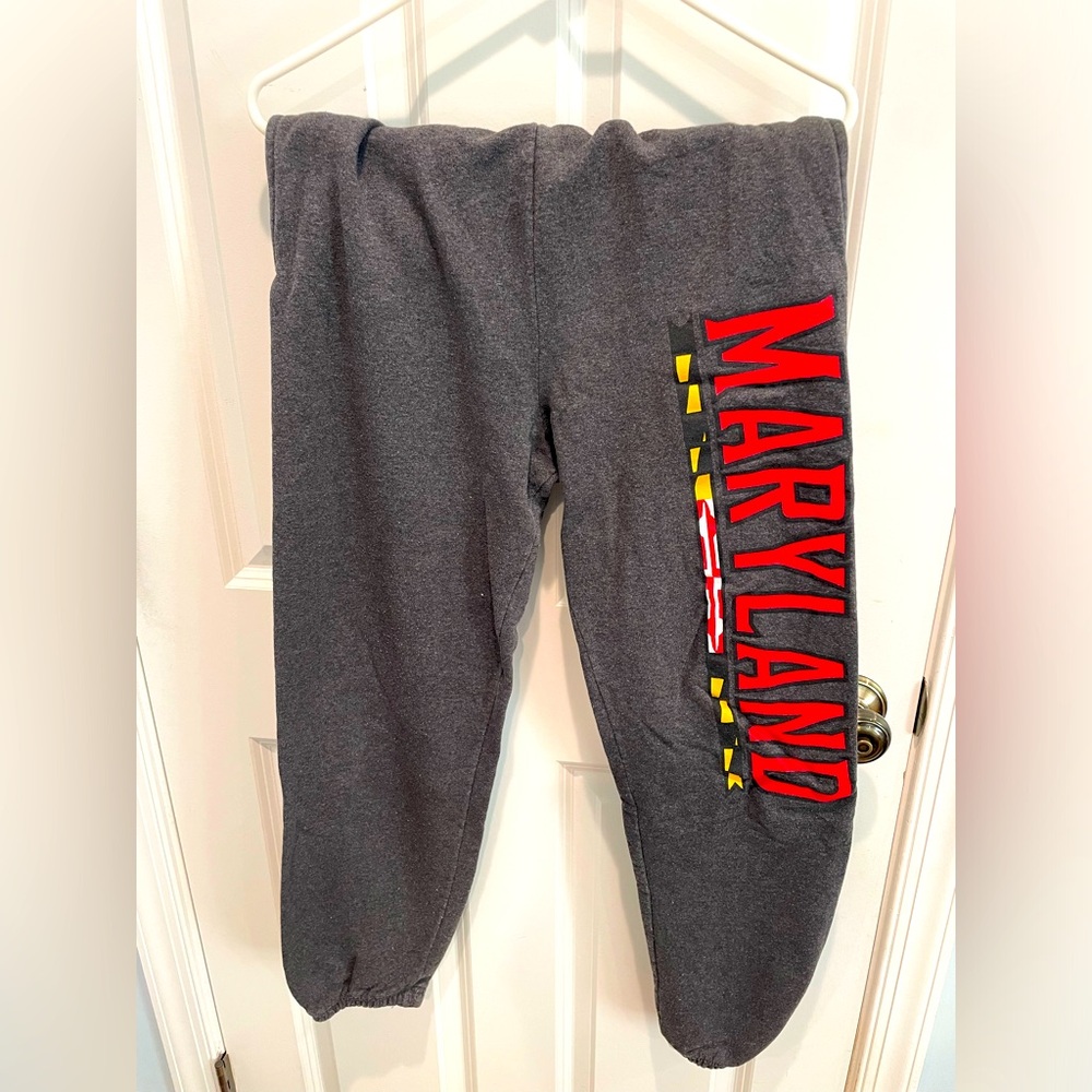 Bundle - Official UMD Terps Sweatshirt & Sweatpants (unisex).